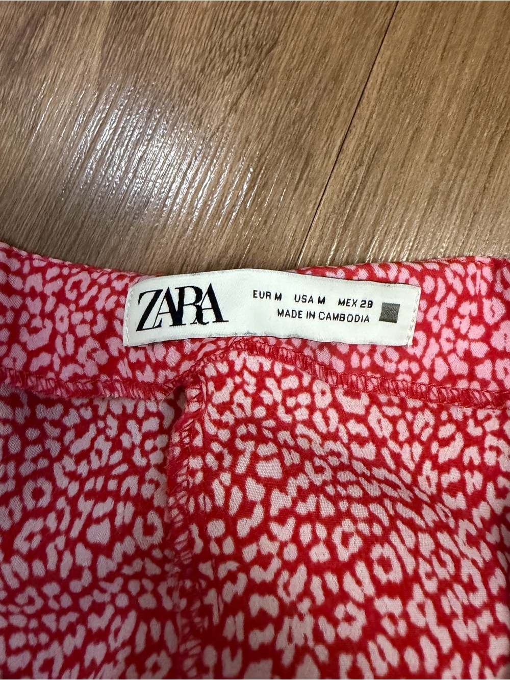 Zara Pink and Red Leopard Print Maxi Summer Dress with Wooden Ring Details - Picture 2 of 8
